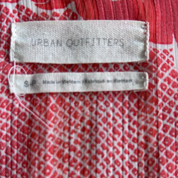 Urban Outfitters Red Floral A-Line Mini V-Neck Dress Short Sleeves Size Small - Picture 7 of 11